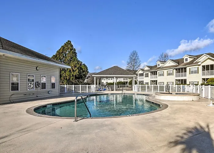 Golfers Paradise In Myrtle Beach With Balcony!