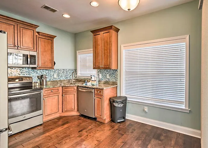 Golfers Paradise In Myrtle Beach With Balcony!